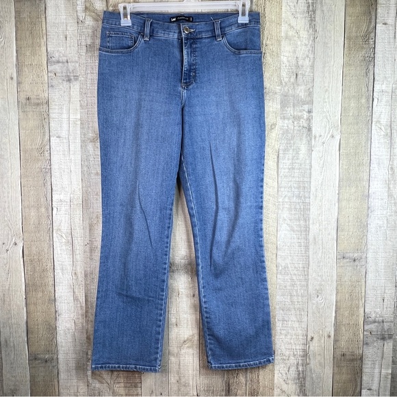 Lee Denim - Lee Size 8 Petite Classic Fit 1889 Straight Leg Blue Medium Wash Jeans